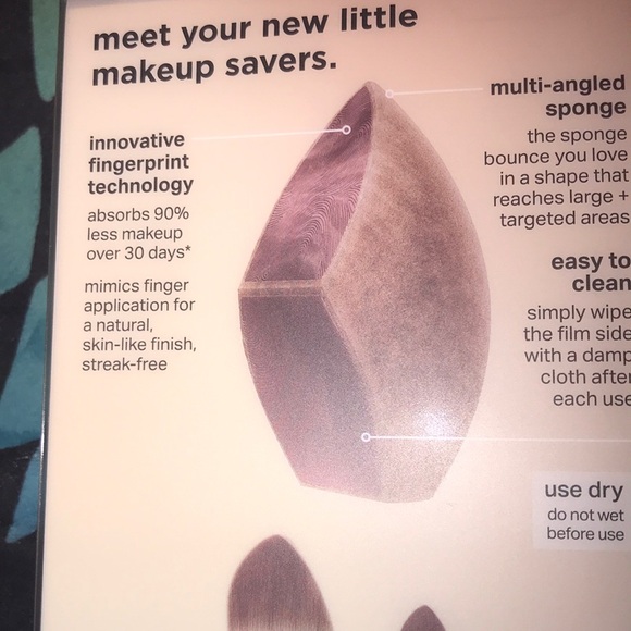 ✨🆕Brand New Item!Real Techniques Makeup Saver Sponge + Brush Trio!✨ - Picture 8 of 10